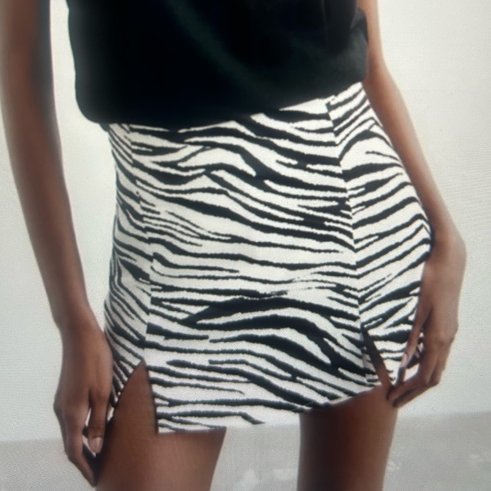 Zara zebra printed mini skort - size XS
